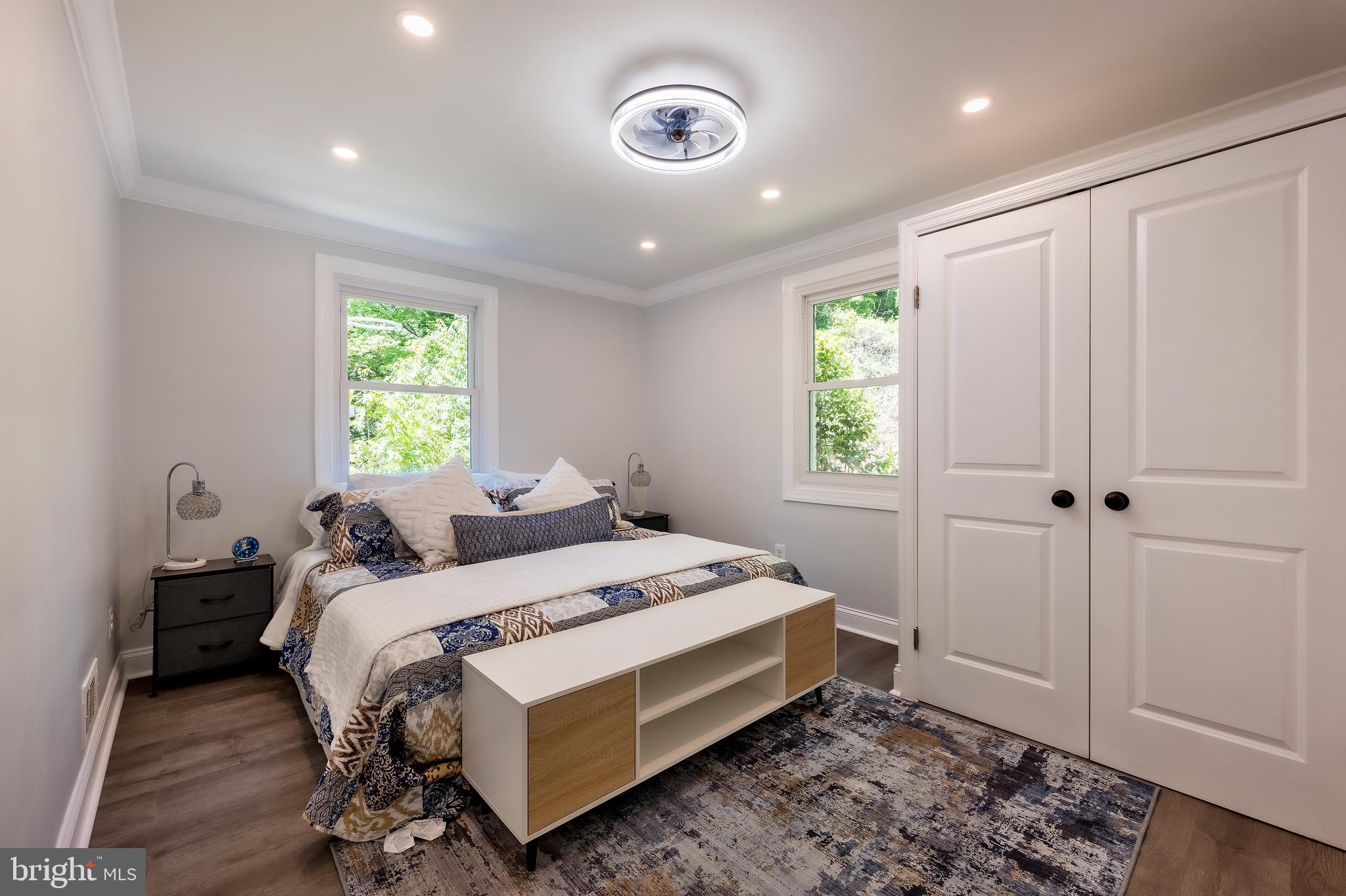 LE VELLE HILLS - Residential