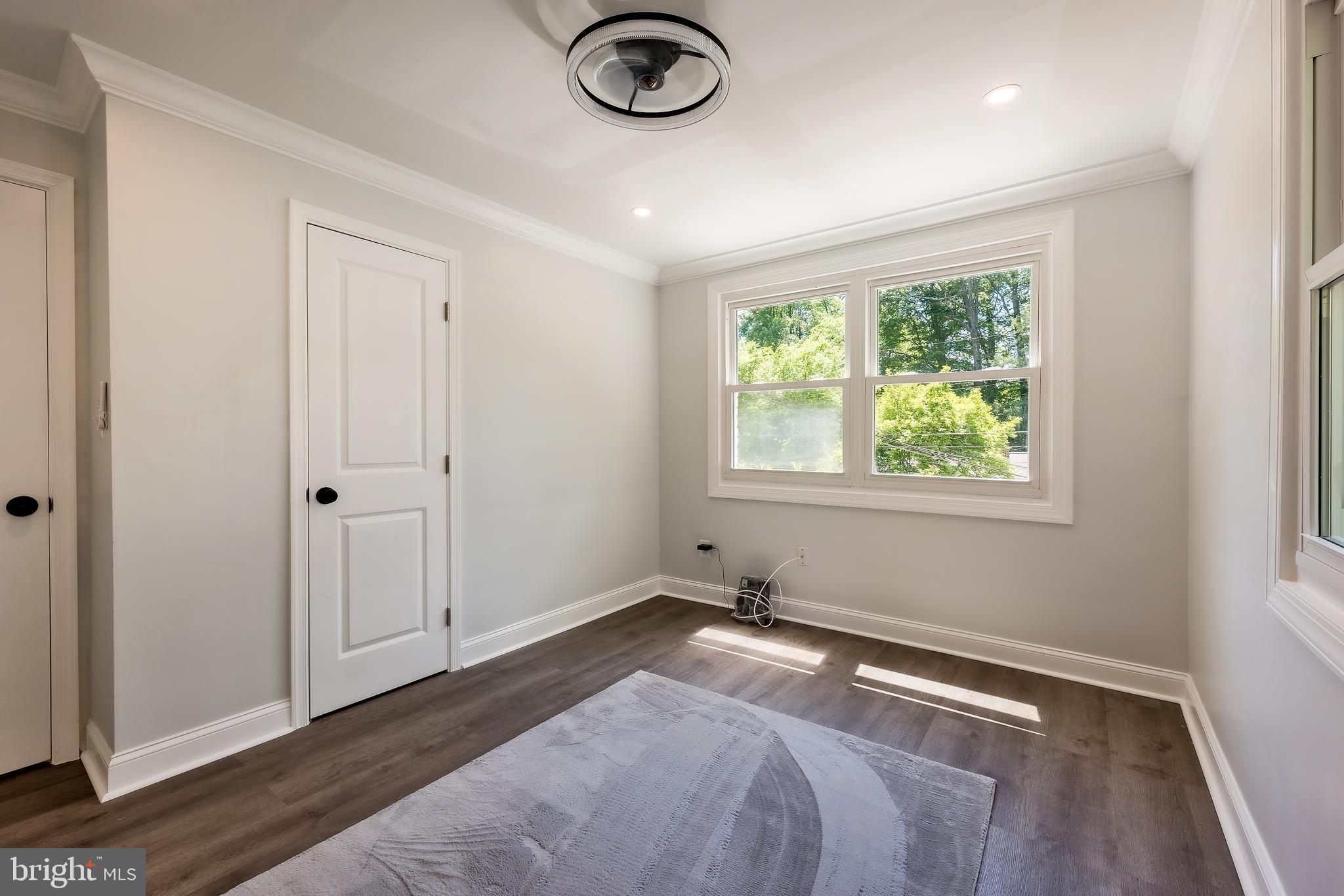 LE VELLE HILLS - Residential