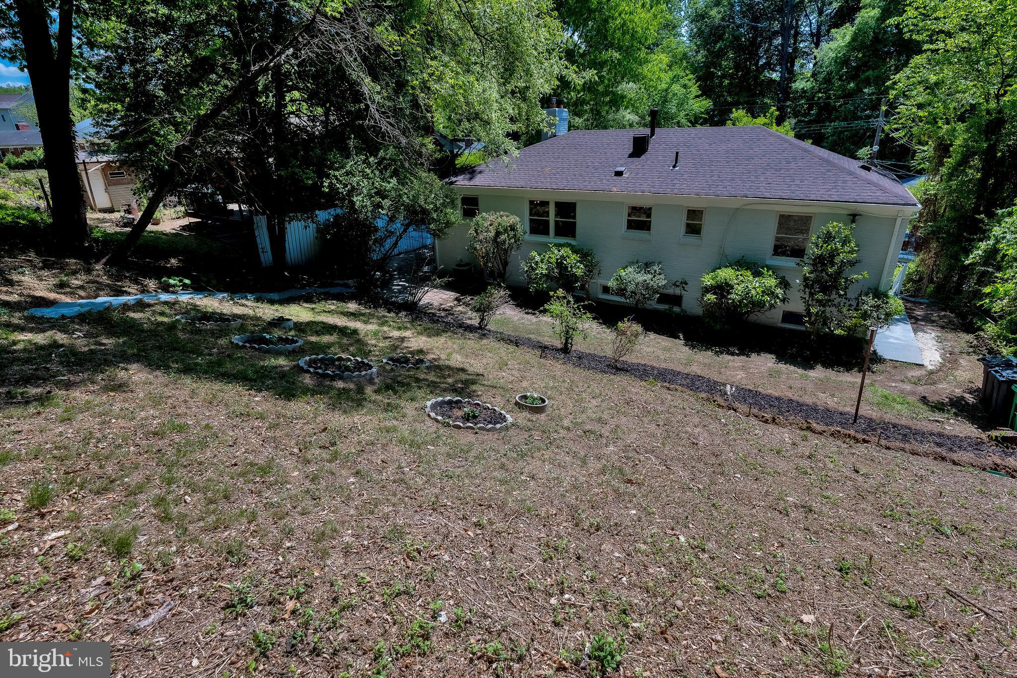 LE VELLE HILLS - Residential