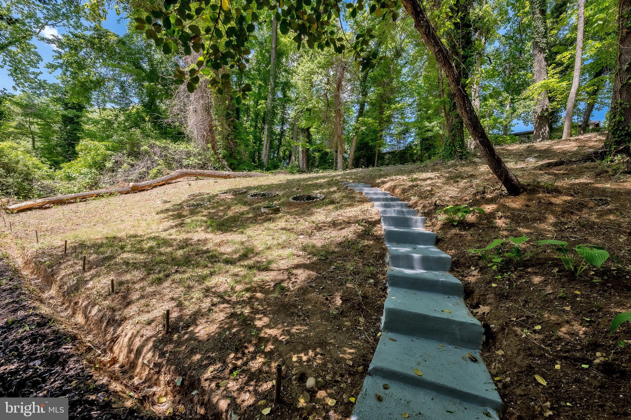 LE VELLE HILLS - Residential