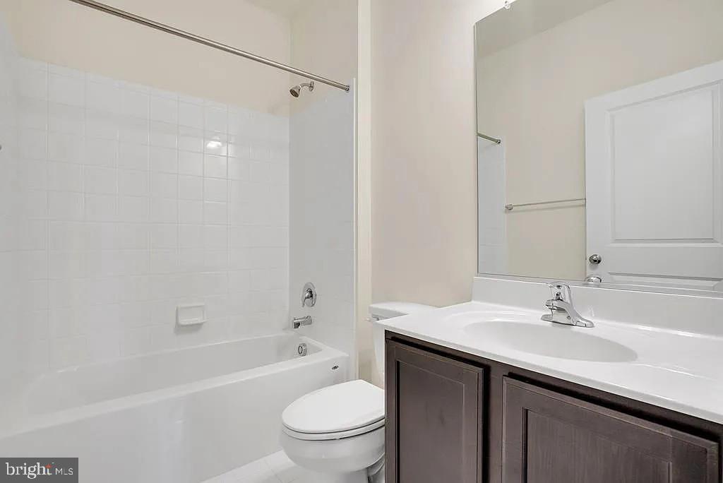 MONTGOMERY OAKS - Residential