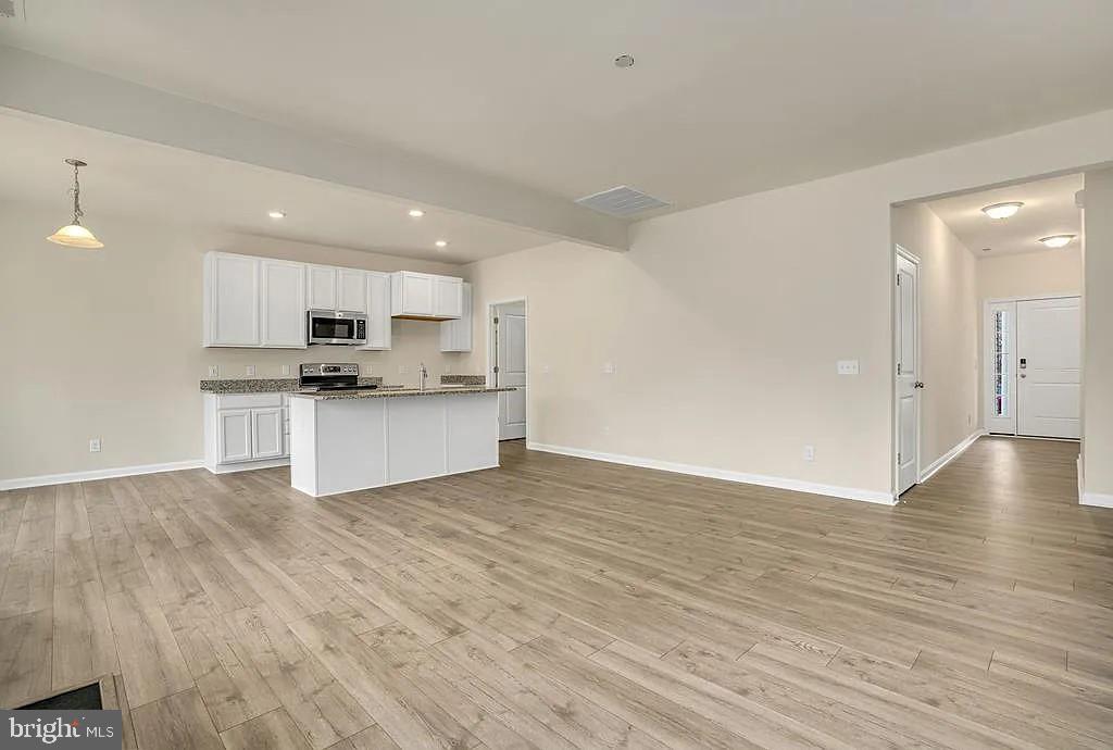 MONTGOMERY OAKS - Residential