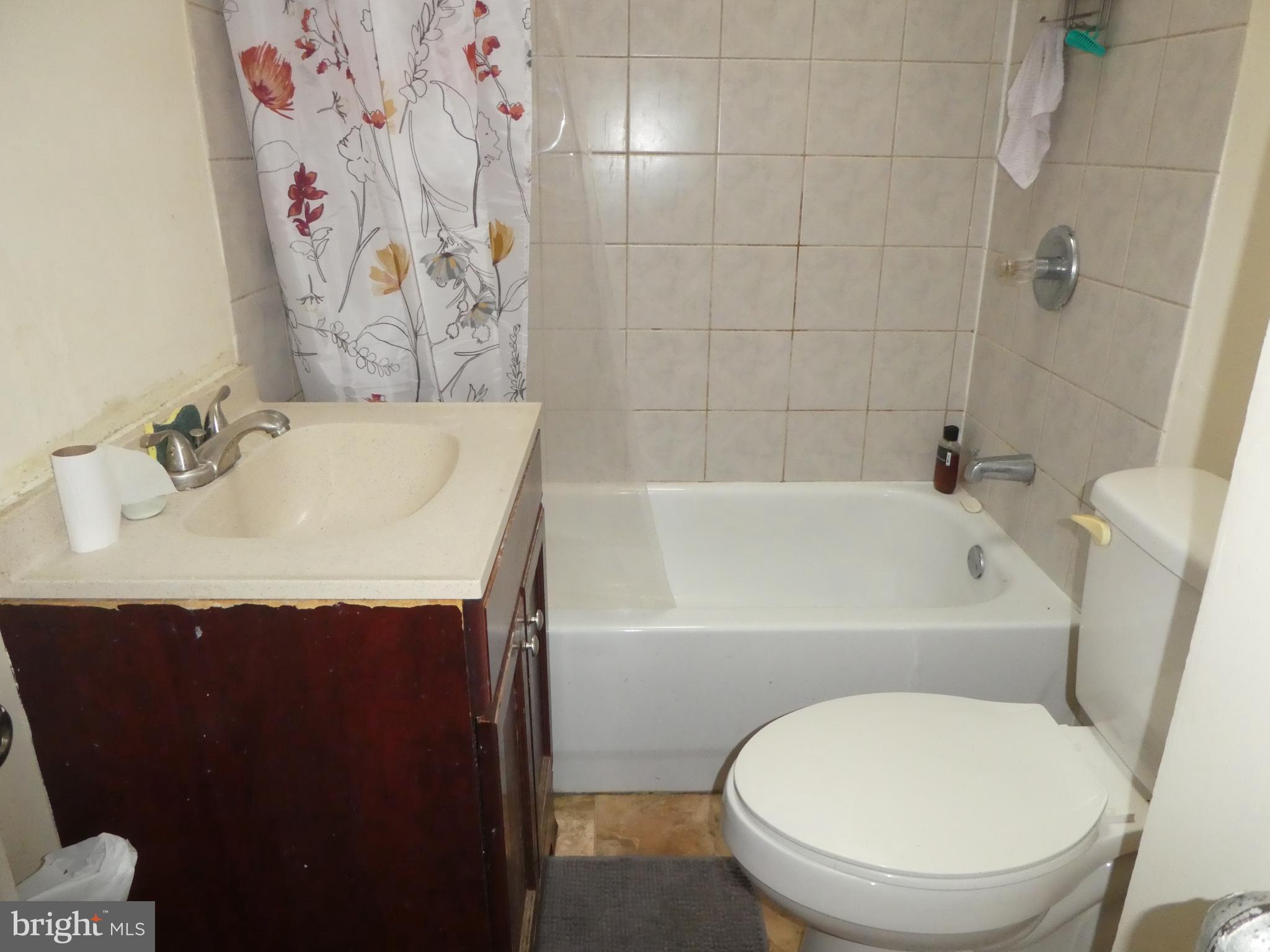 WEST OAK LANE - Residential