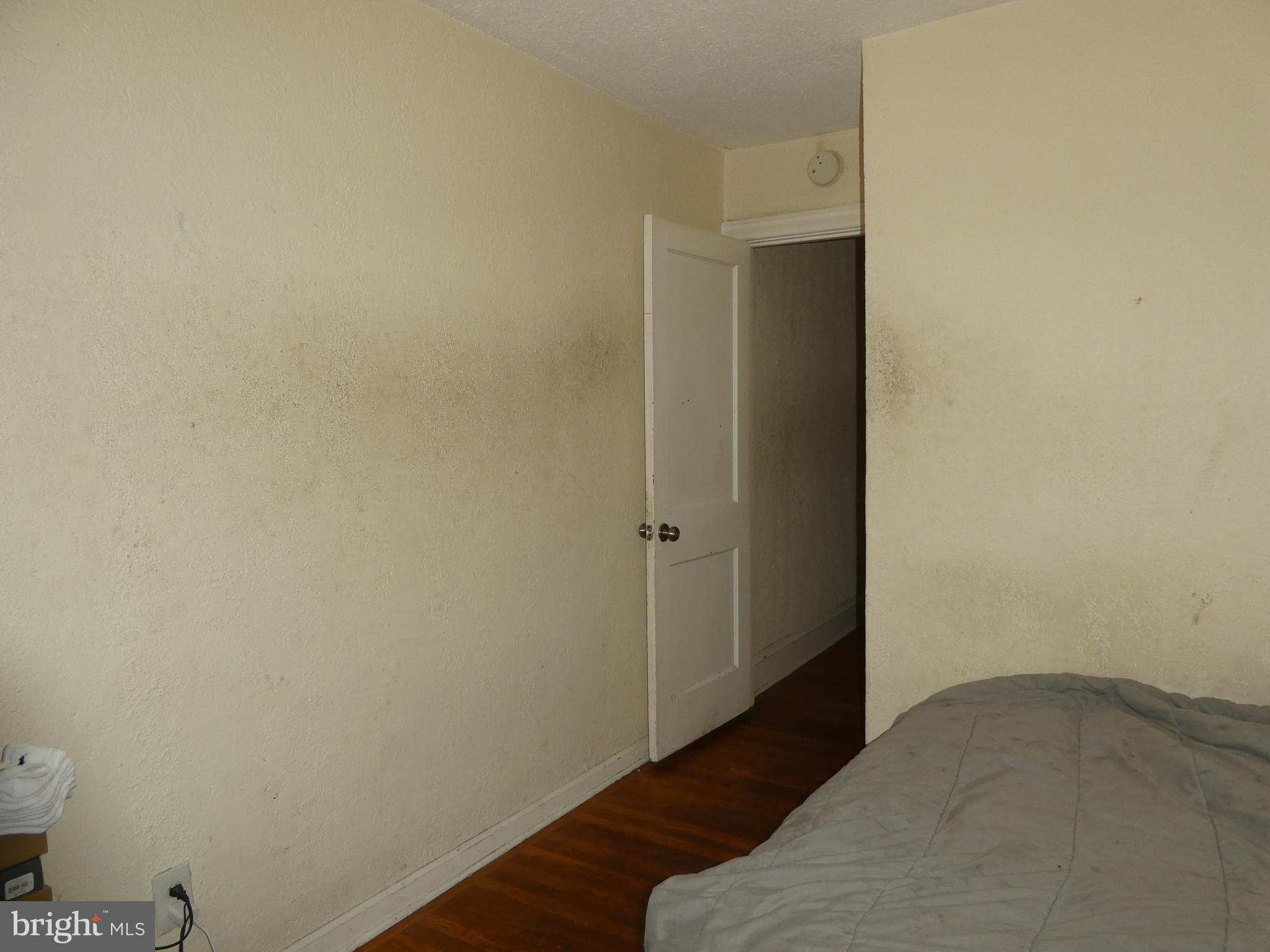 WEST OAK LANE - Residential