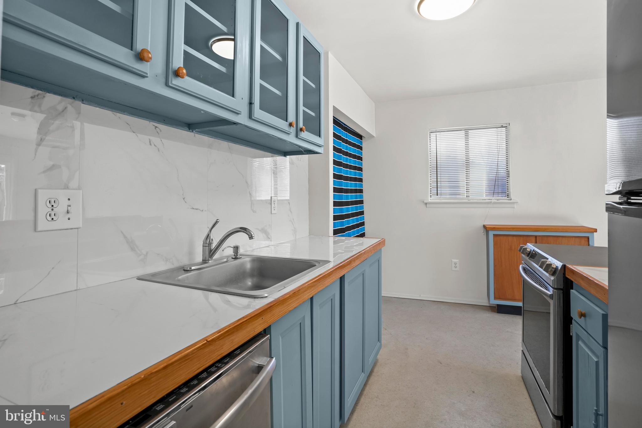 FRANKLIN MANOR - Residential