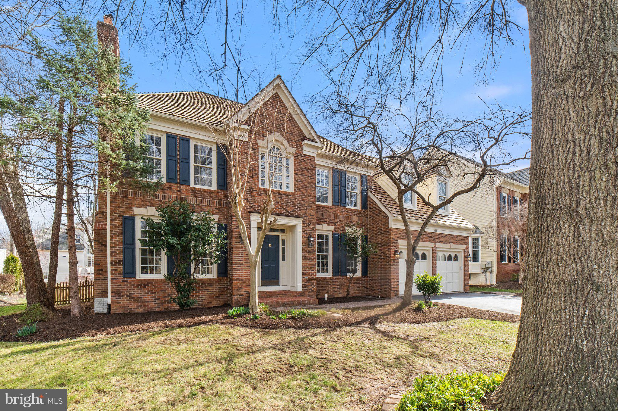 WOODLEA MANOR - Residential