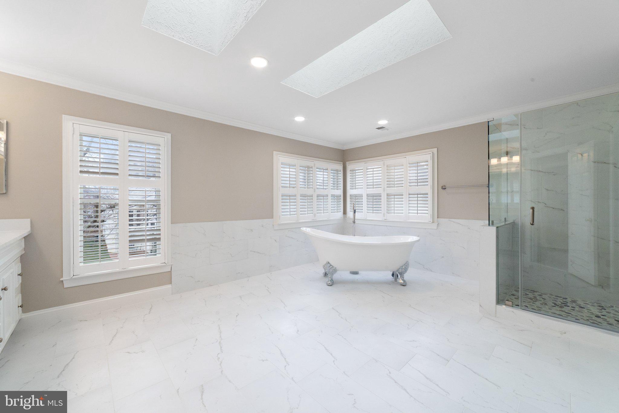 WOODLEA MANOR - Residential