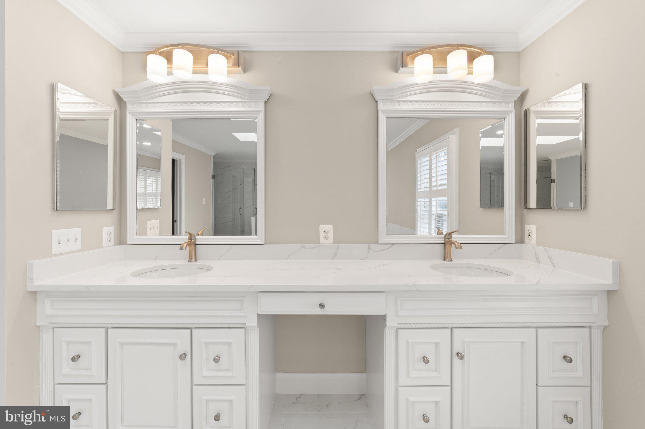 WOODLEA MANOR - Residential