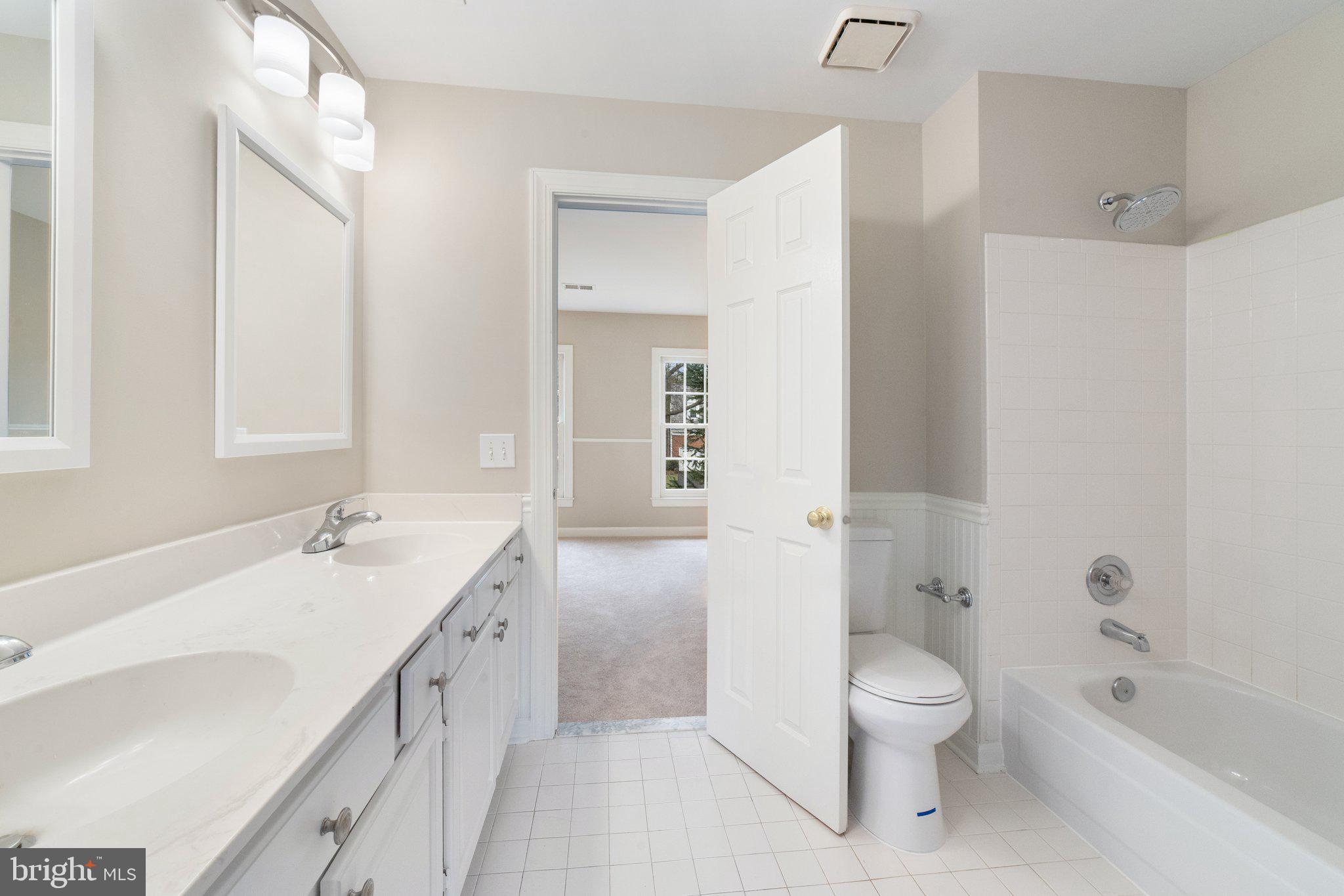 WOODLEA MANOR - Residential