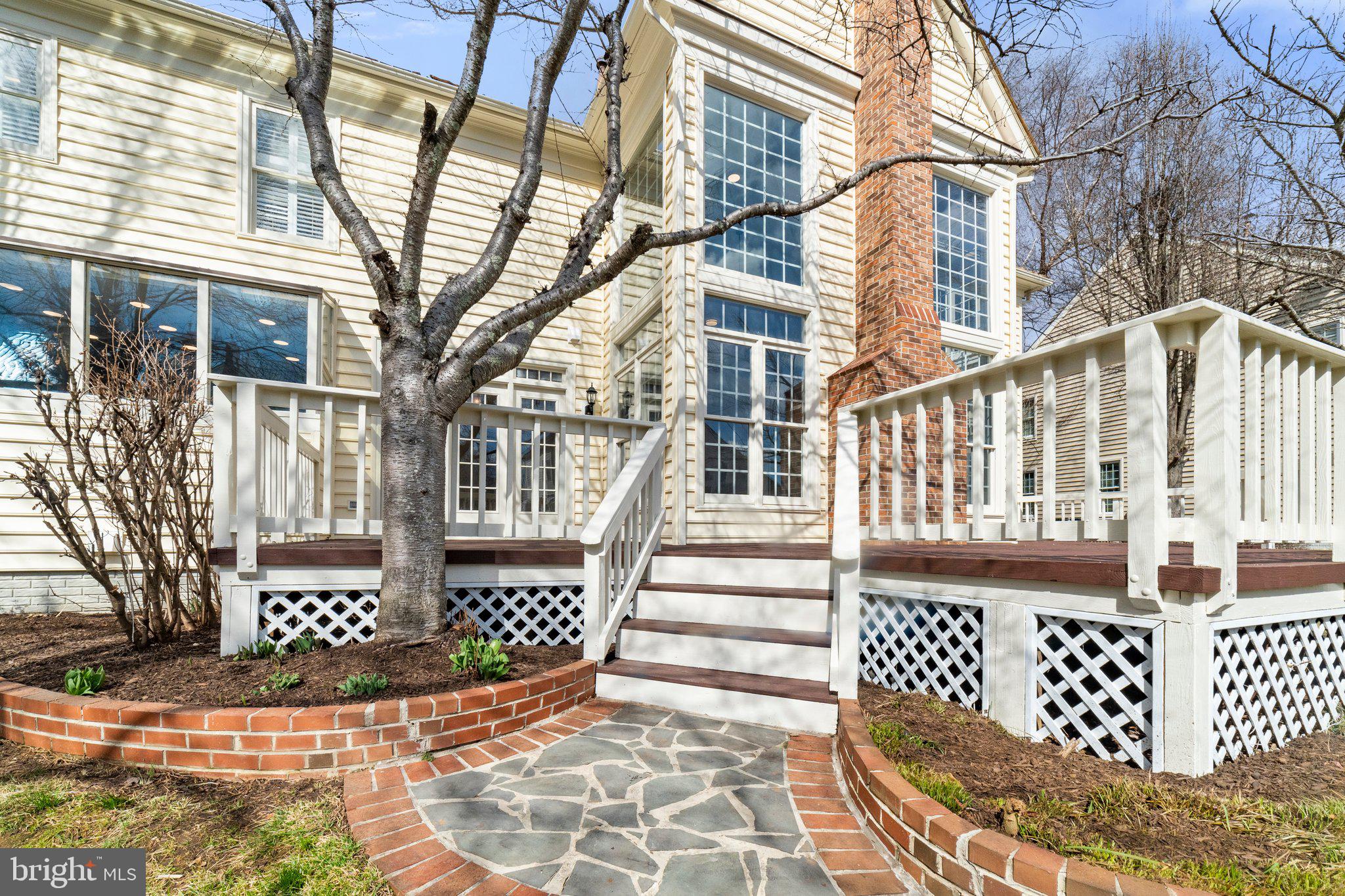 WOODLEA MANOR - Residential