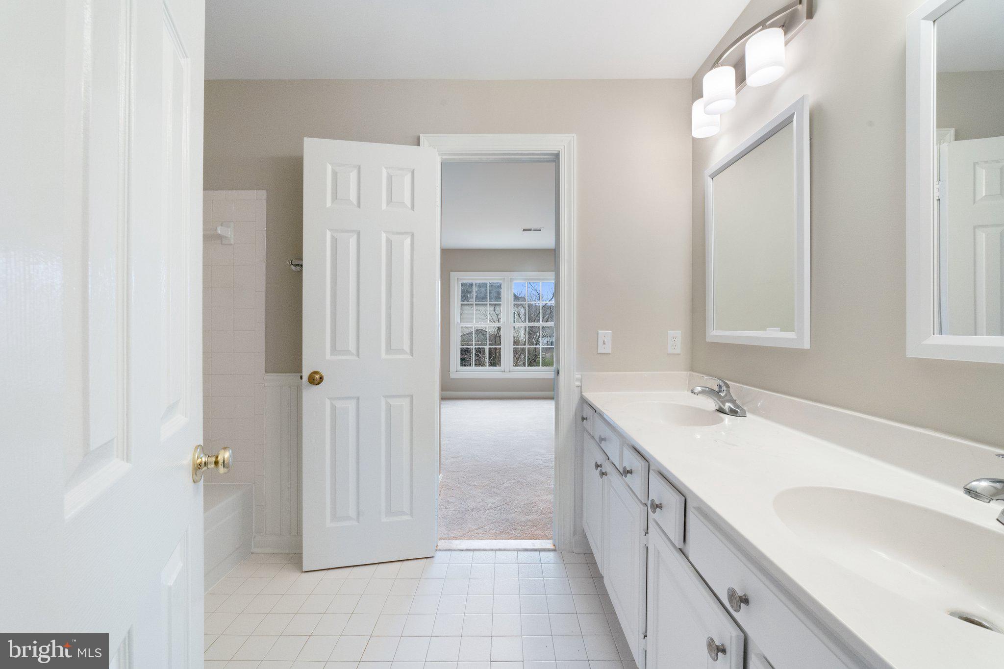 WOODLEA MANOR - Residential