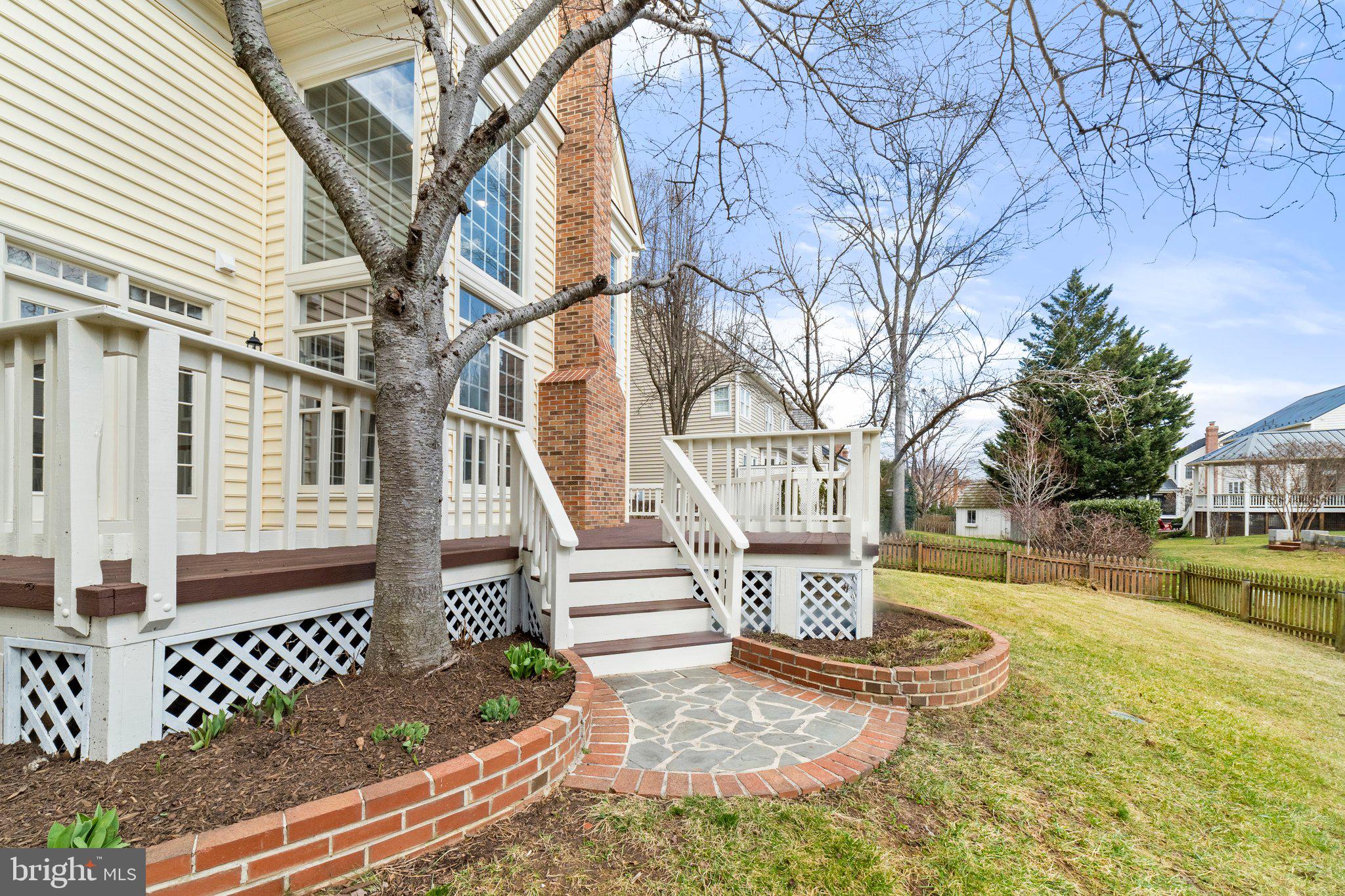 WOODLEA MANOR - Residential