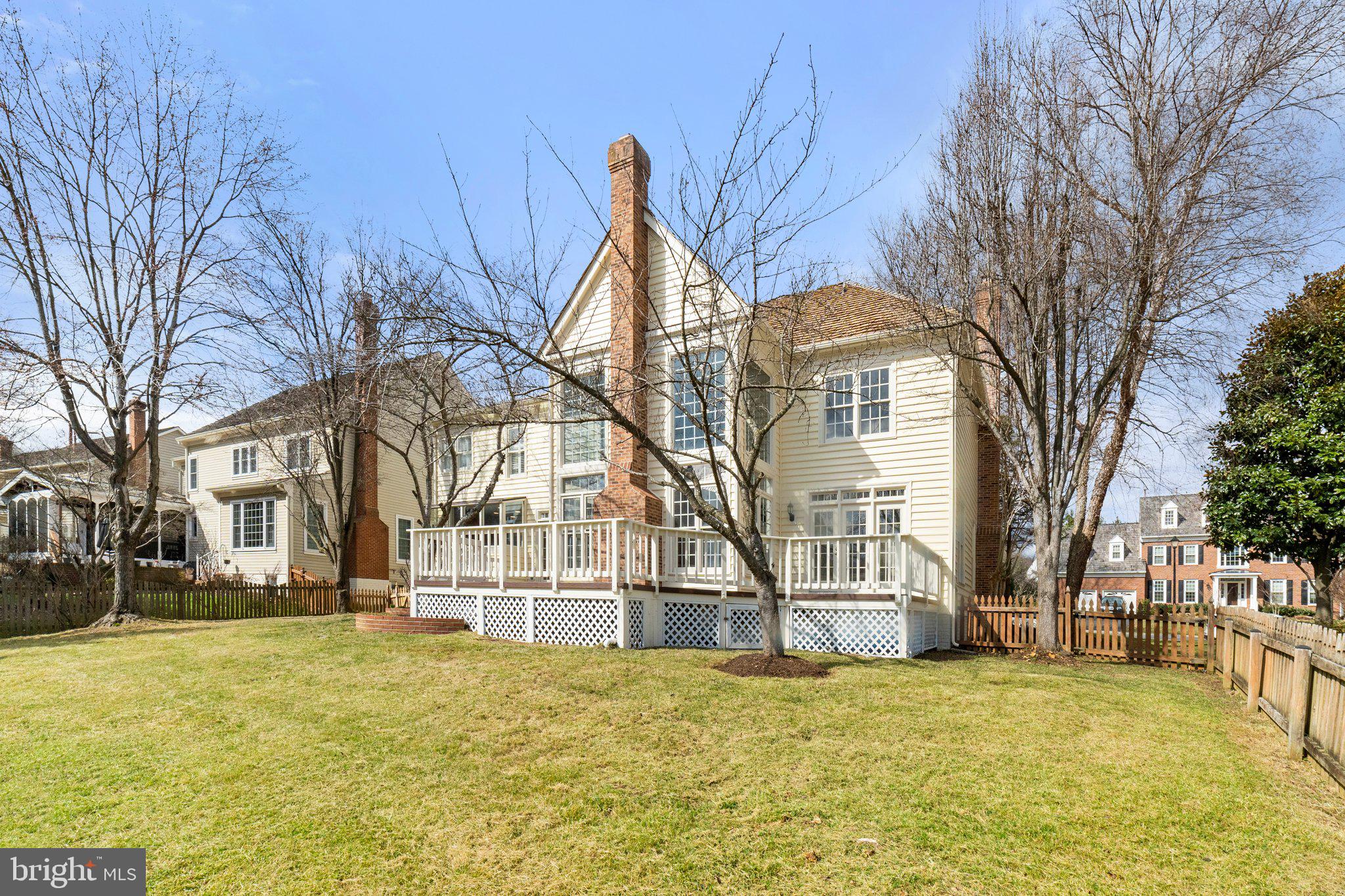 WOODLEA MANOR - Residential