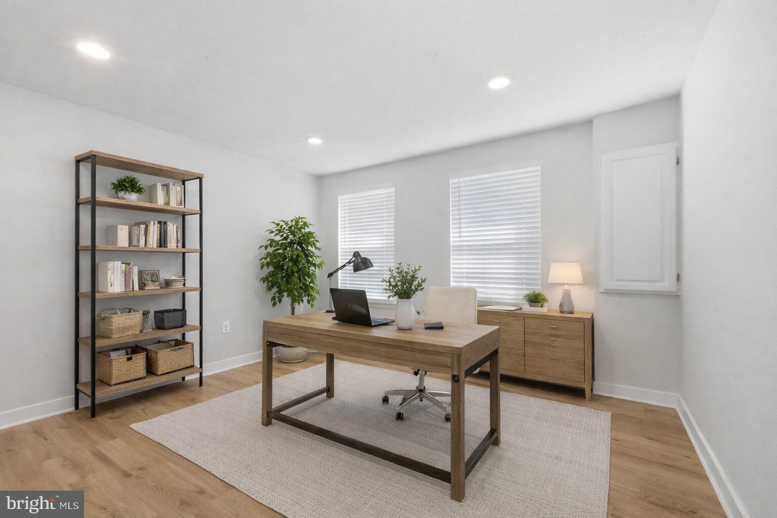 PONDS EDGE - Residential