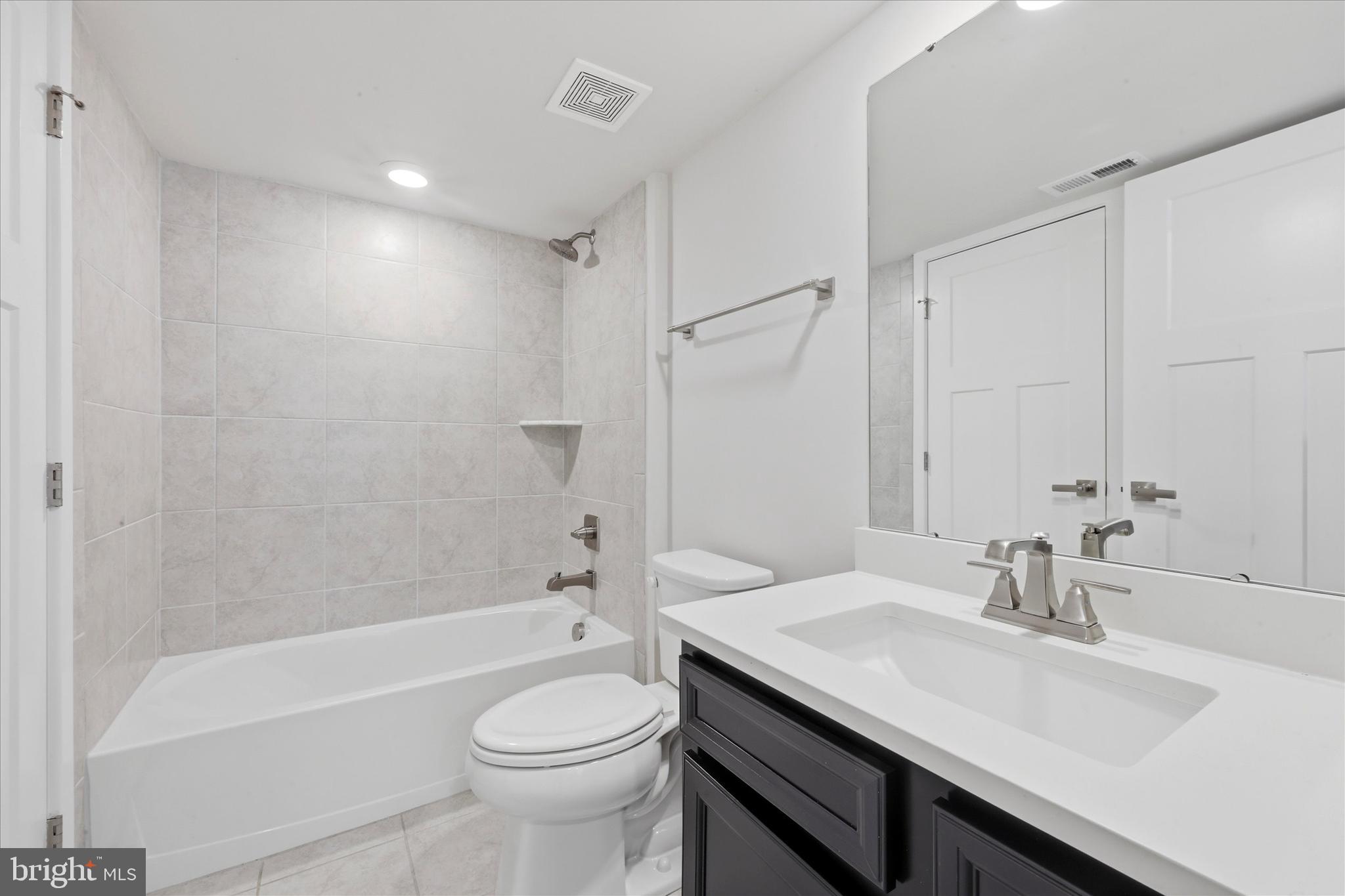 PONDS EDGE - Residential