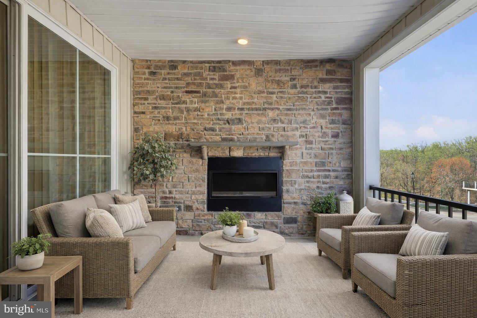 PONDS EDGE - Residential