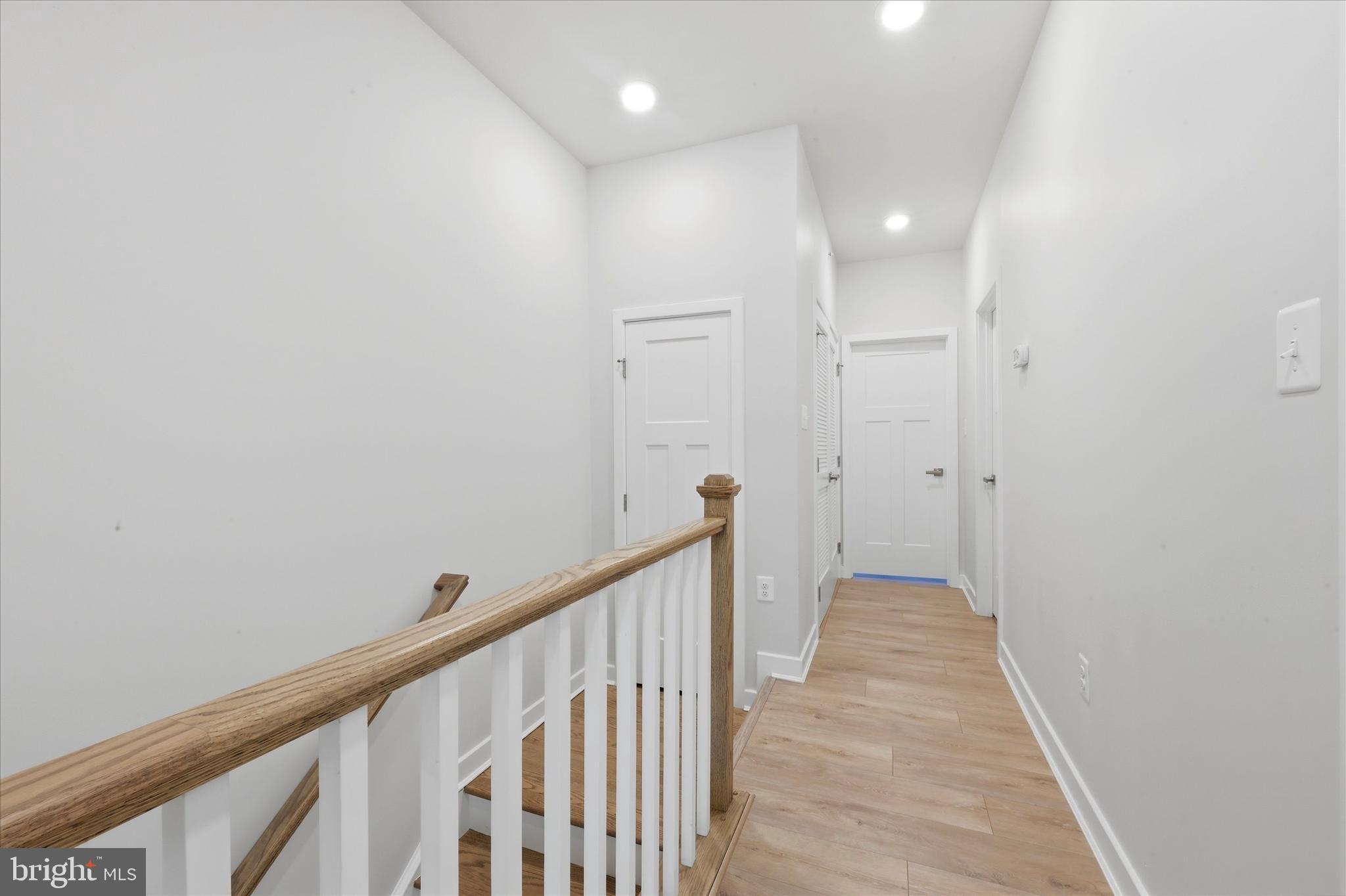 PONDS EDGE - Residential