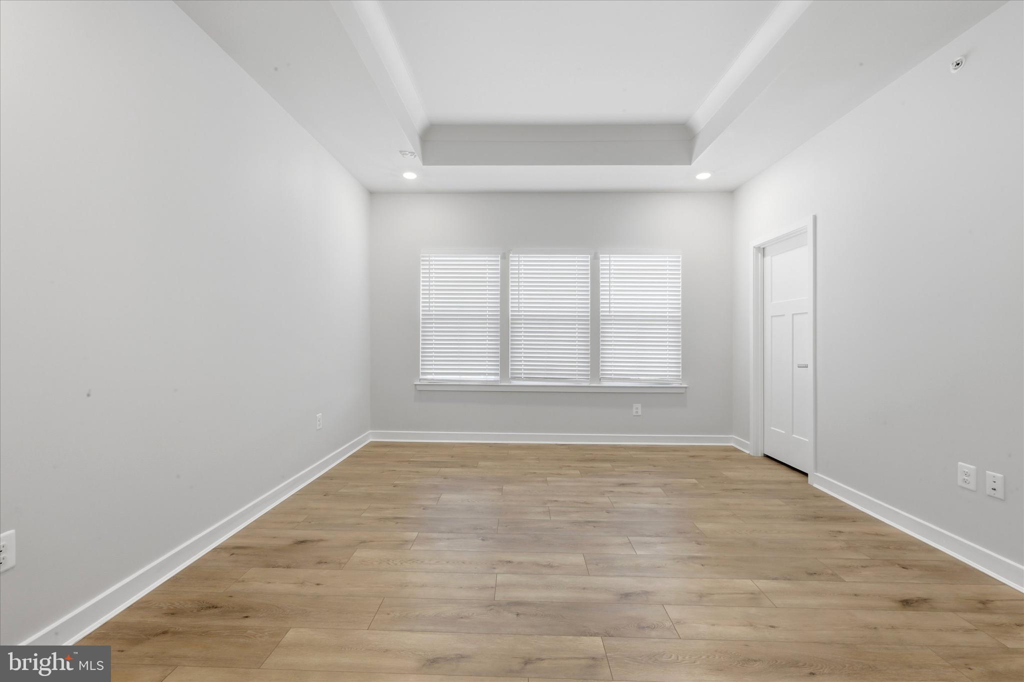 PONDS EDGE - Residential