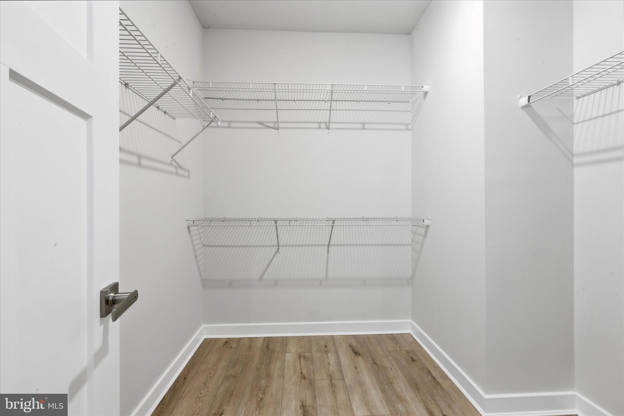 PONDS EDGE - Residential