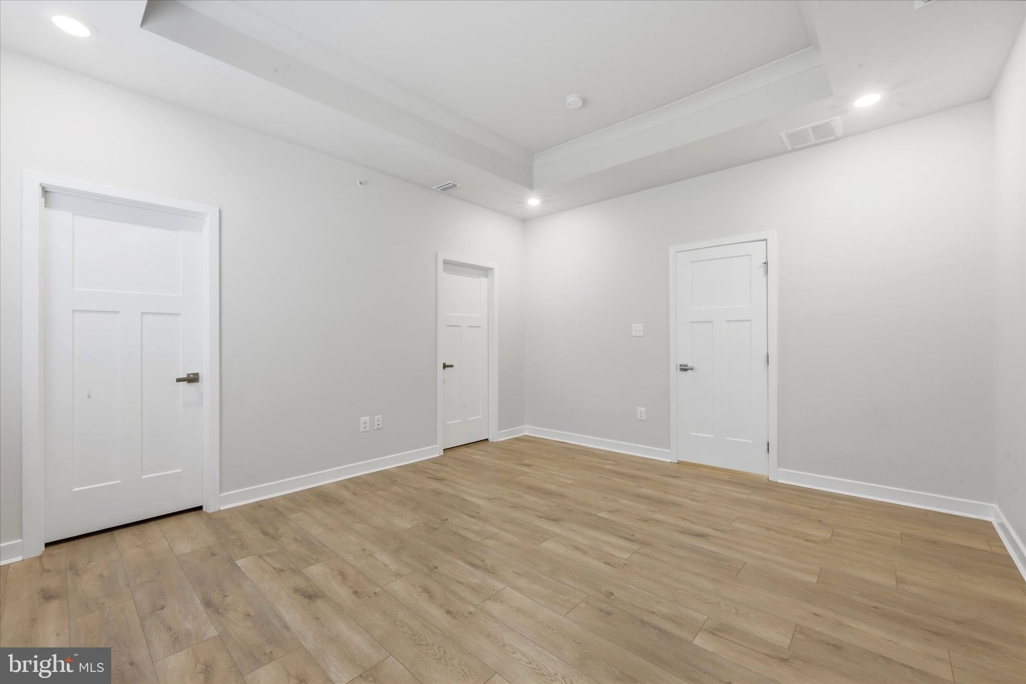 PONDS EDGE - Residential