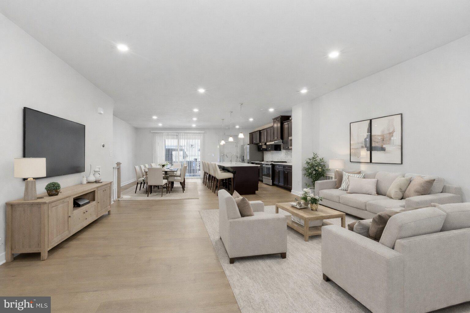 PONDS EDGE - Residential