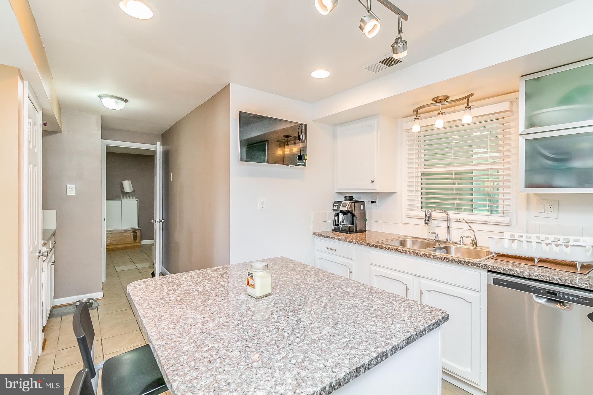 MAPLE RIDGE - Residential