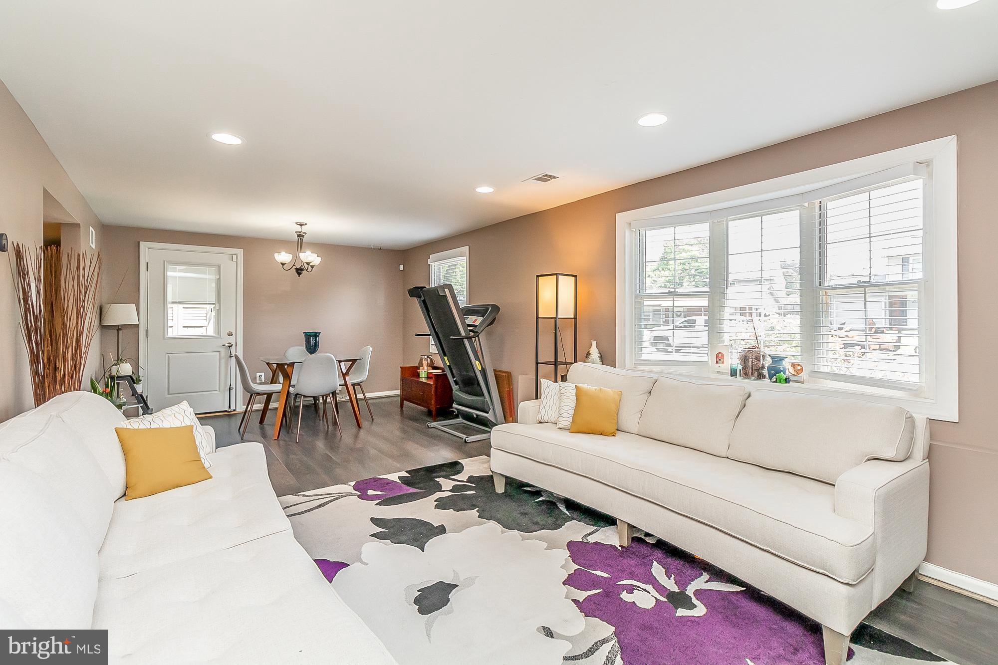 MAPLE RIDGE - Residential