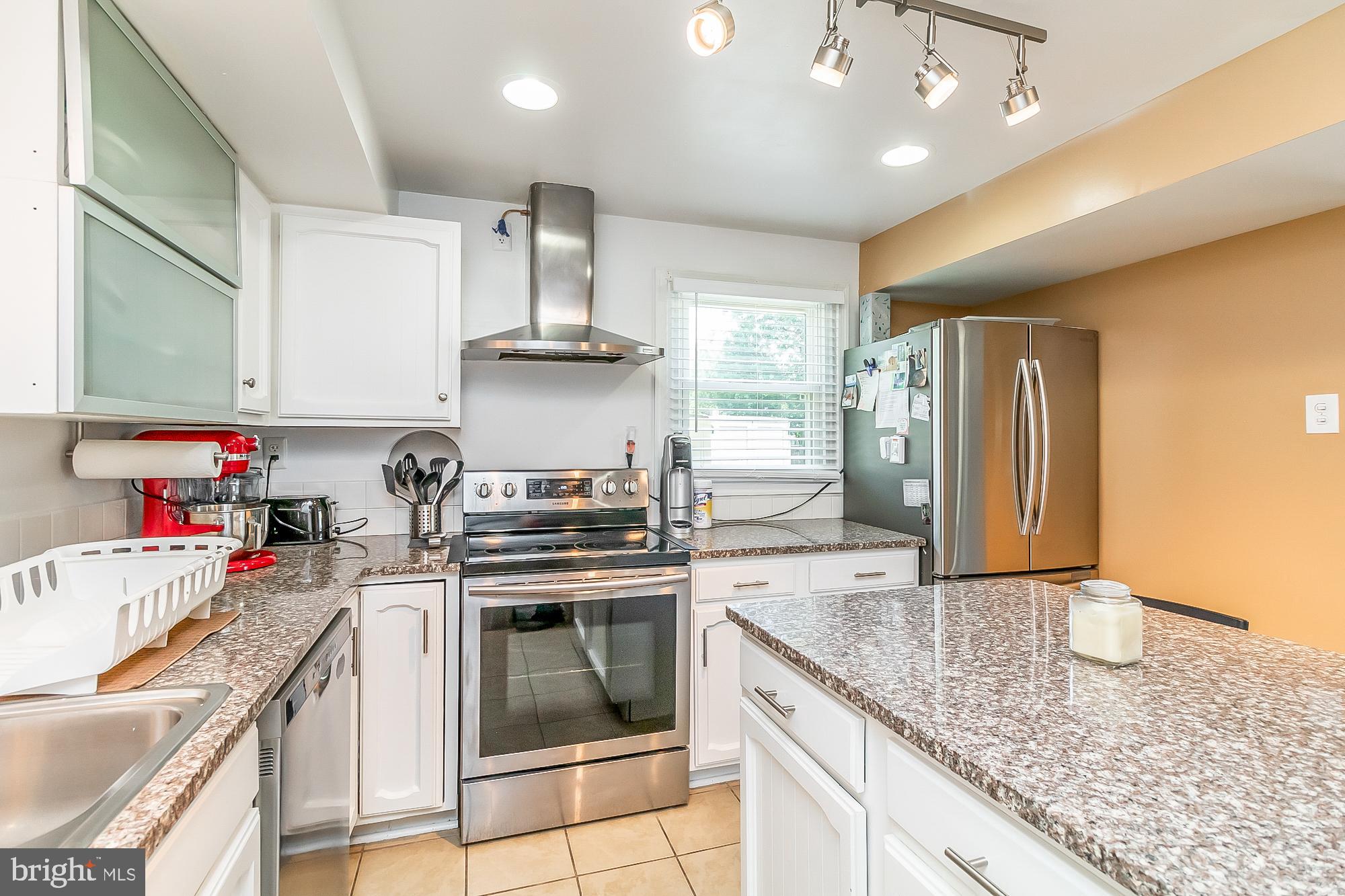 MAPLE RIDGE - Residential