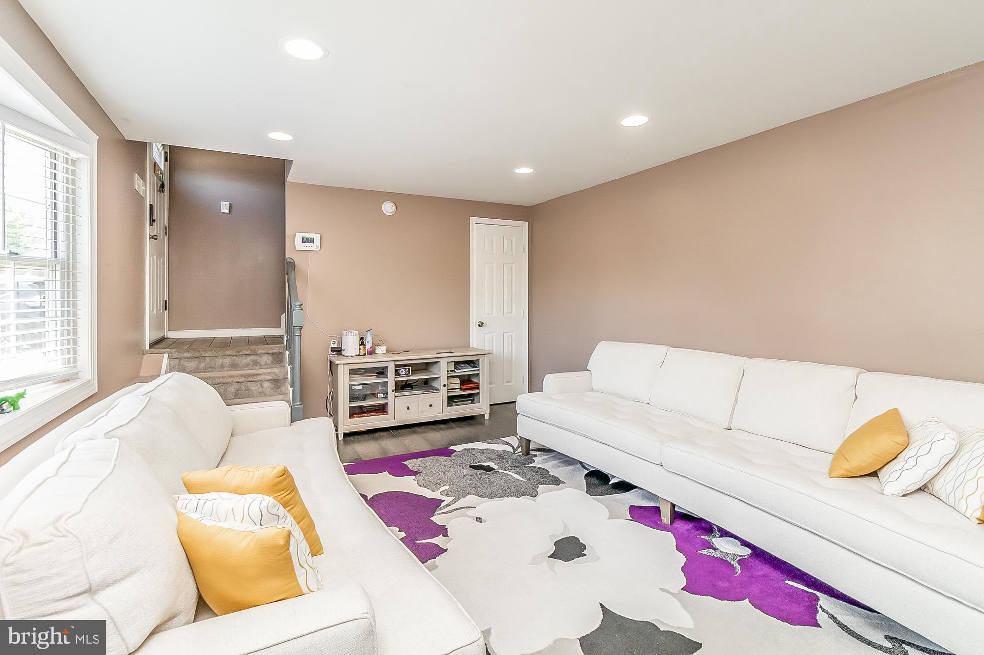 MAPLE RIDGE - Residential