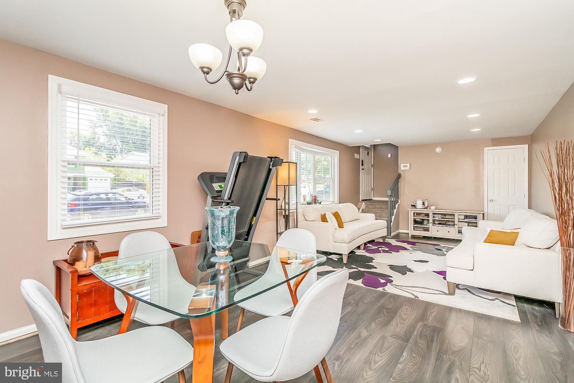 MAPLE RIDGE - Residential