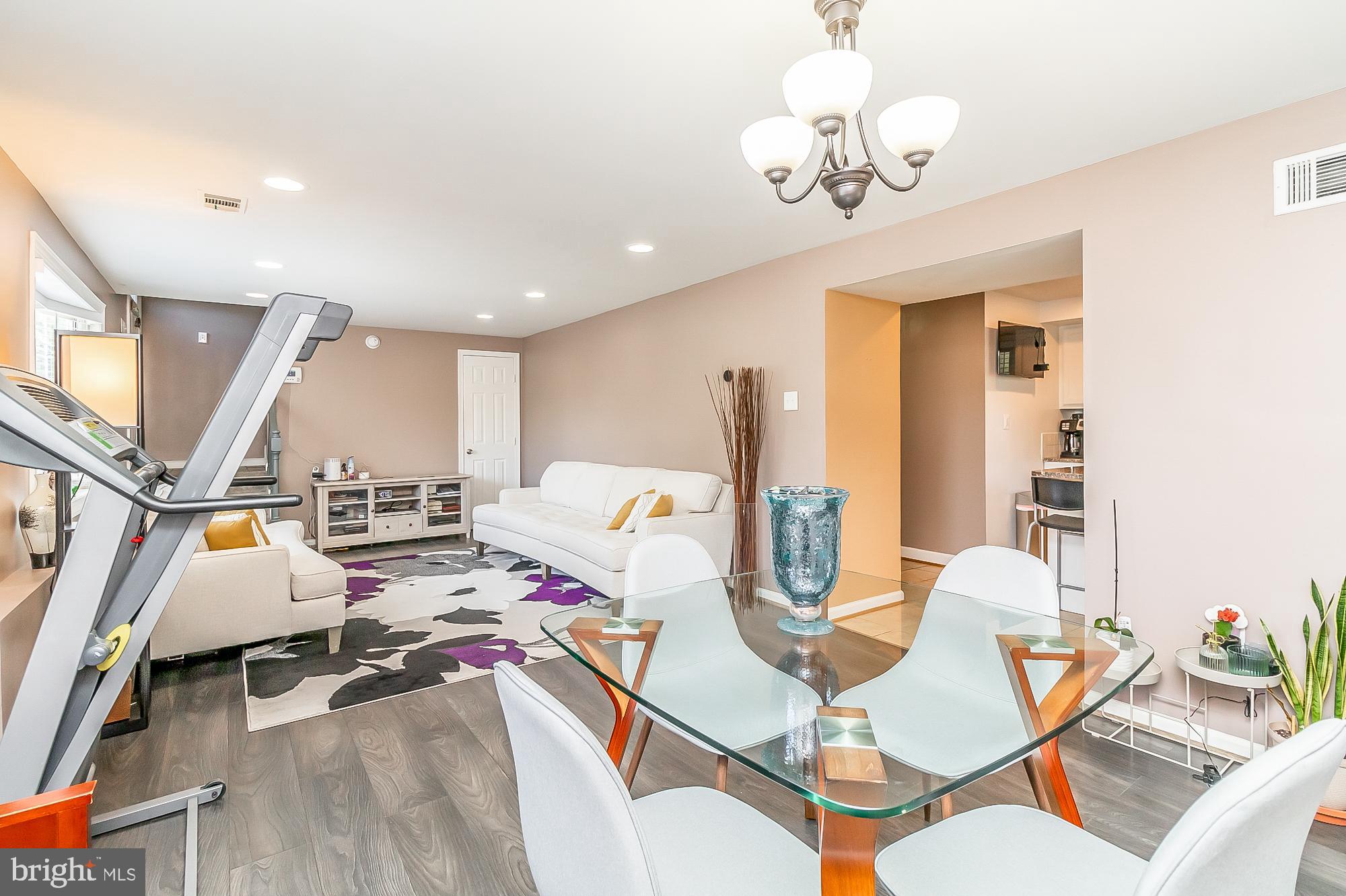 MAPLE RIDGE - Residential