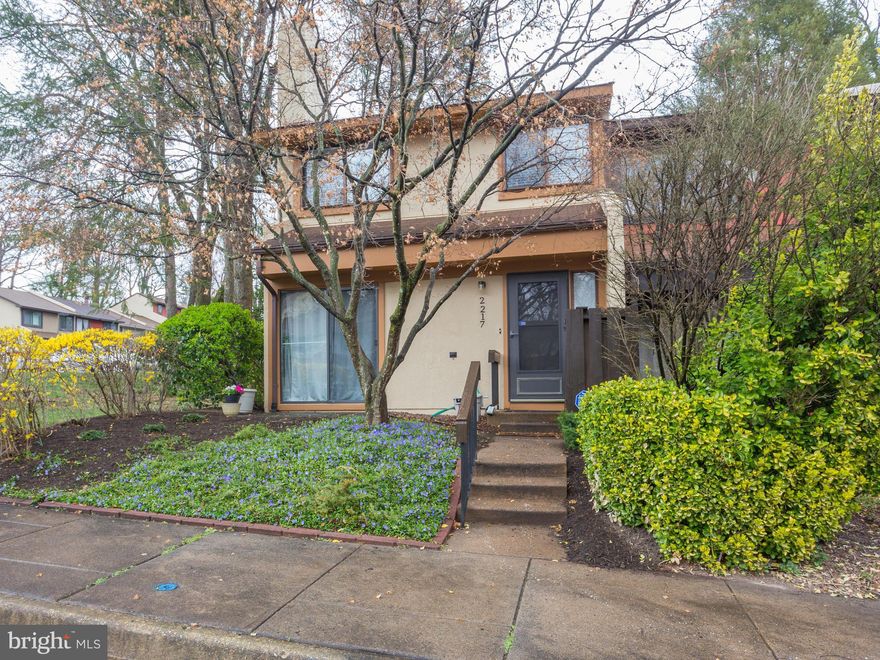 HUGE PRICE ADJUSTMENT/SELLER CONCESSIONS OFFERED.  Beautifully renovated TH.  Updated kitchen, floors, paint, and carpet.  End unit with mature trees. Fenced back yard with landscaping. Open floor plan and plenty of storage.  HVAC is new and top of the line. Very well maintained property. Move in ready. This home shows very well and not to be missed. Main level laundry.