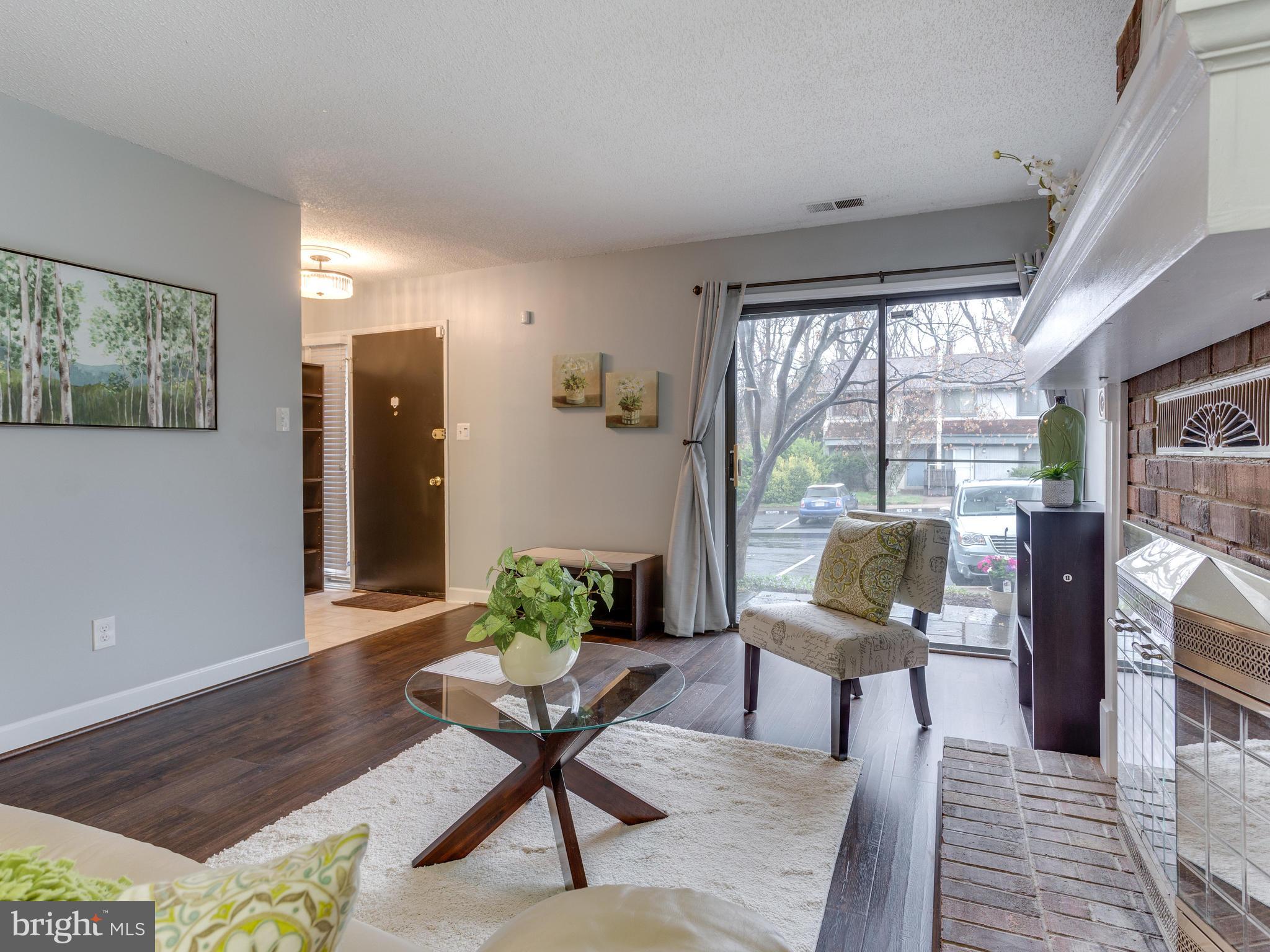 RESTON - Residential