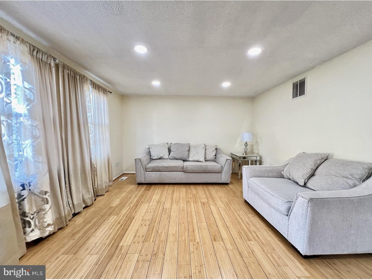 NEWINGTON FOREST - Residential Lease