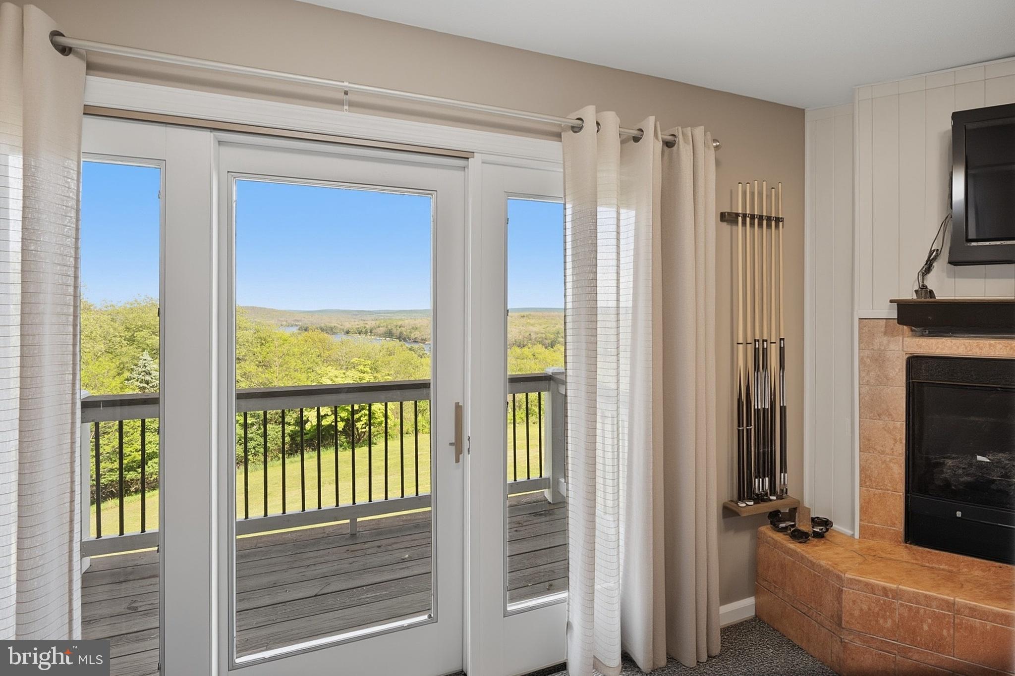 PARADISE RIDGE - Residential