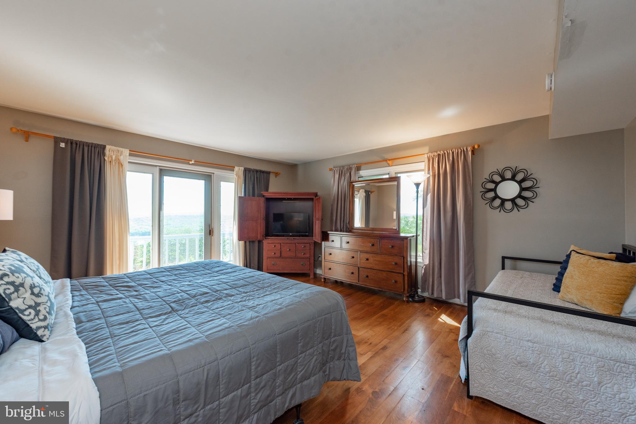 PARADISE RIDGE - Residential