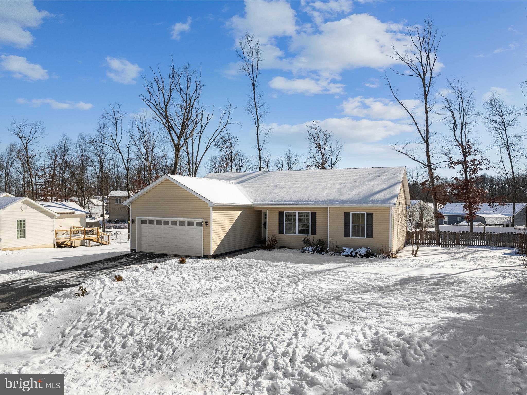 MIDDLE CREEK MANOR - Residential