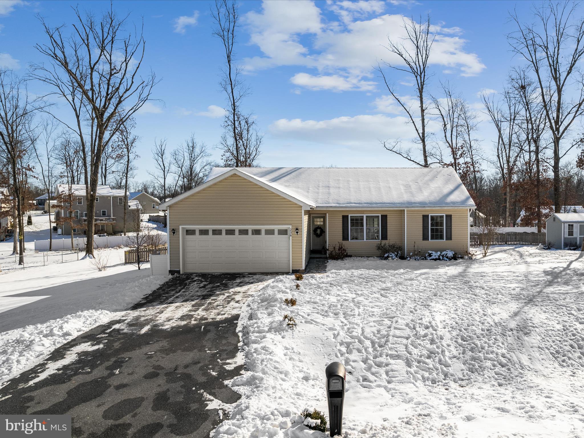 MIDDLE CREEK MANOR - Residential