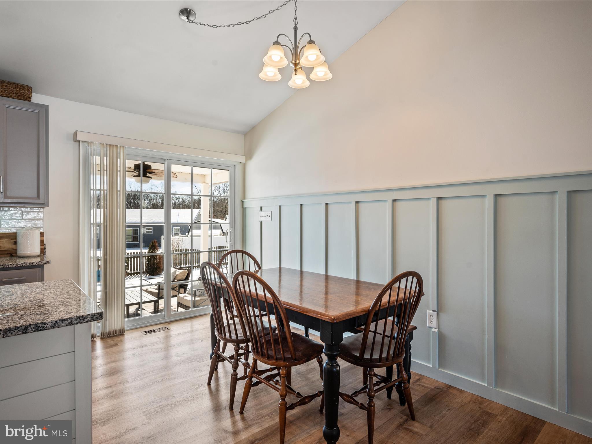 MIDDLE CREEK MANOR - Residential