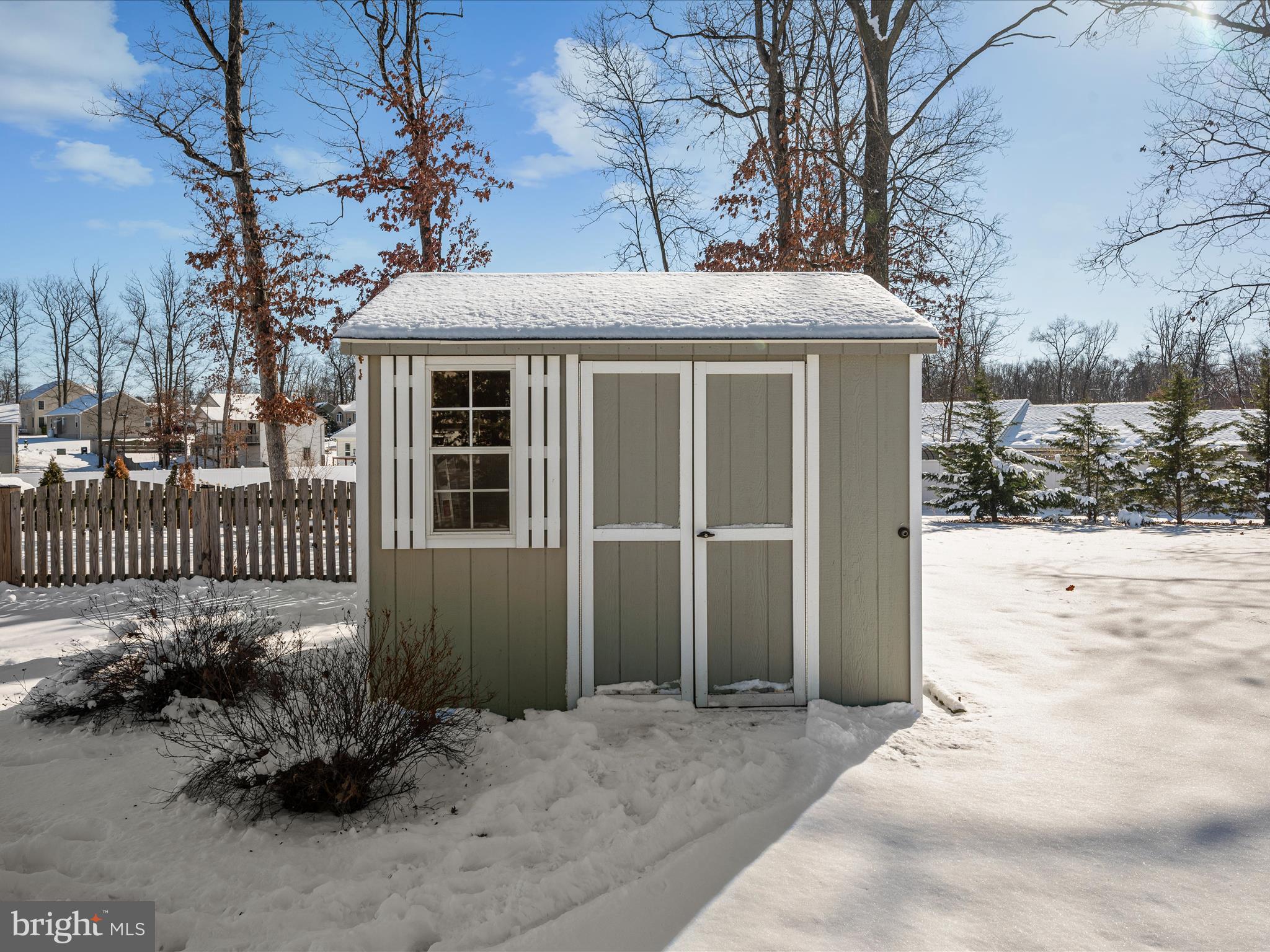 MIDDLE CREEK MANOR - Residential