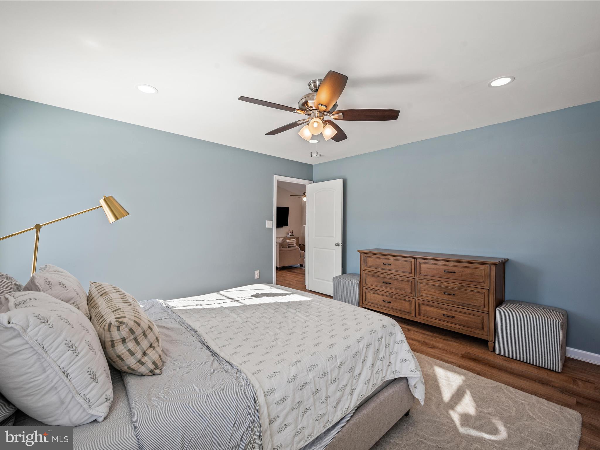 MIDDLE CREEK MANOR - Residential