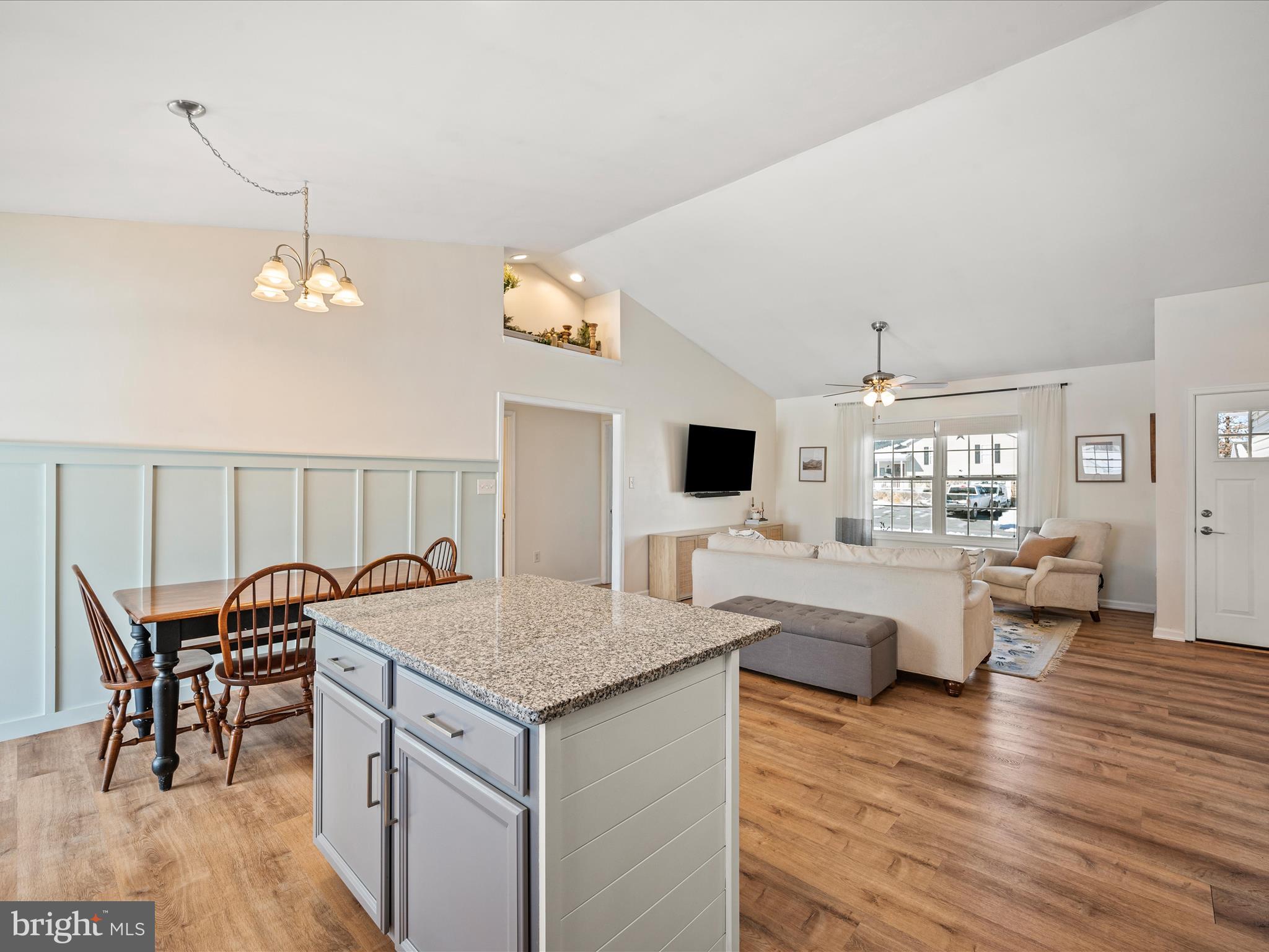 MIDDLE CREEK MANOR - Residential