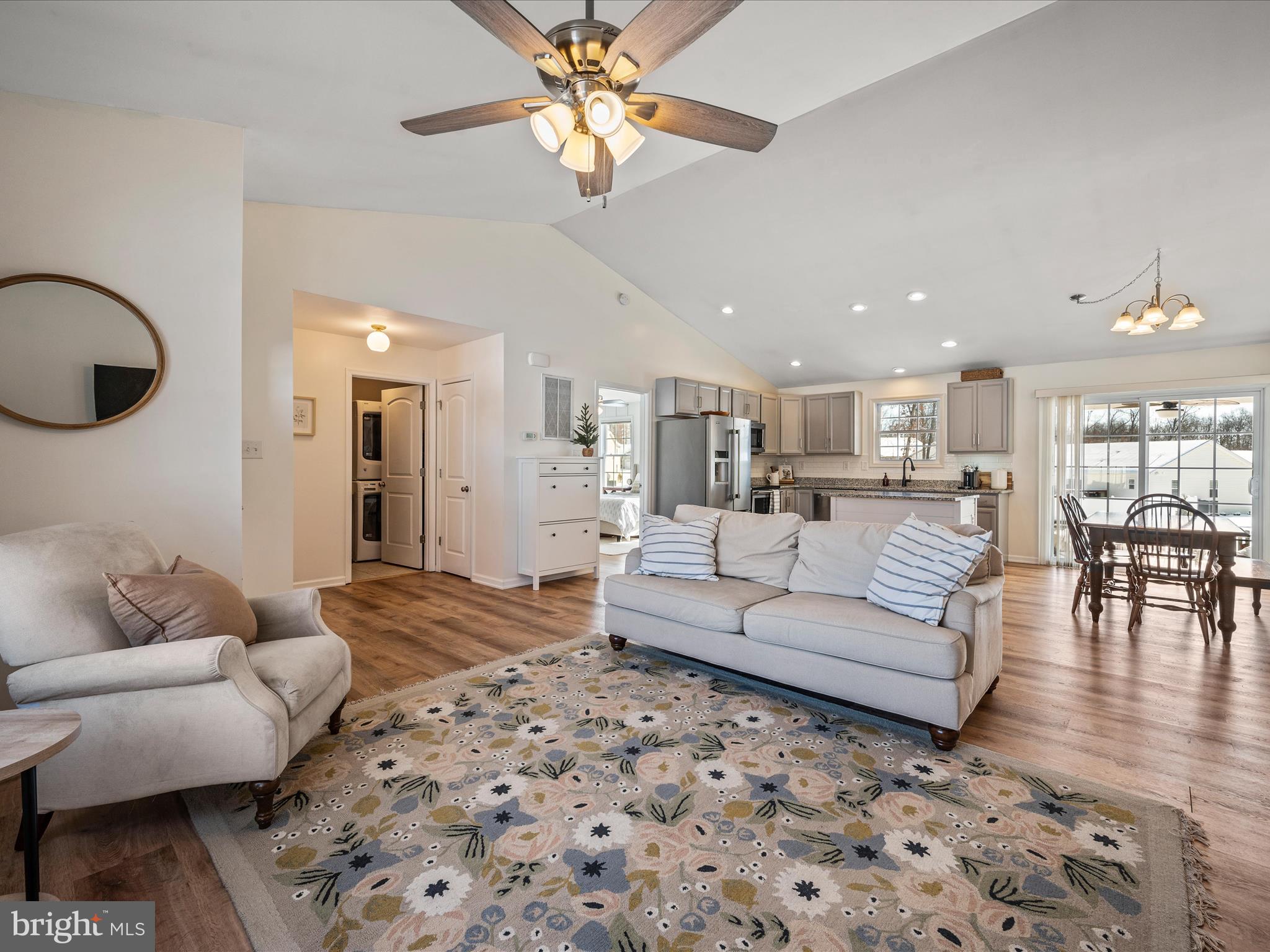 MIDDLE CREEK MANOR - Residential