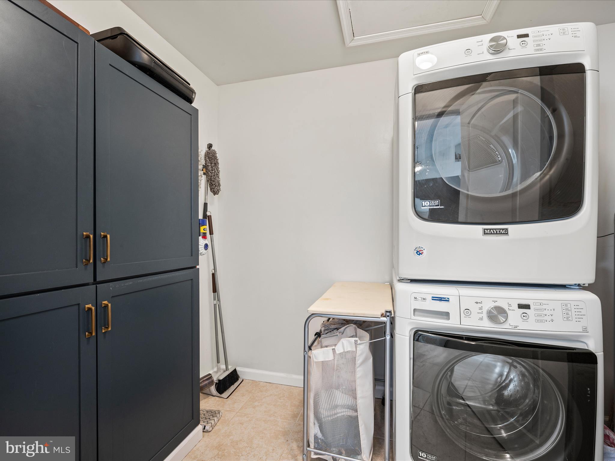 MIDDLE CREEK MANOR - Residential