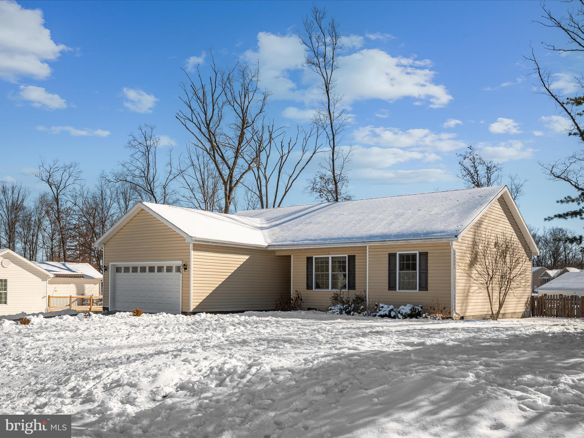 MIDDLE CREEK MANOR - Residential