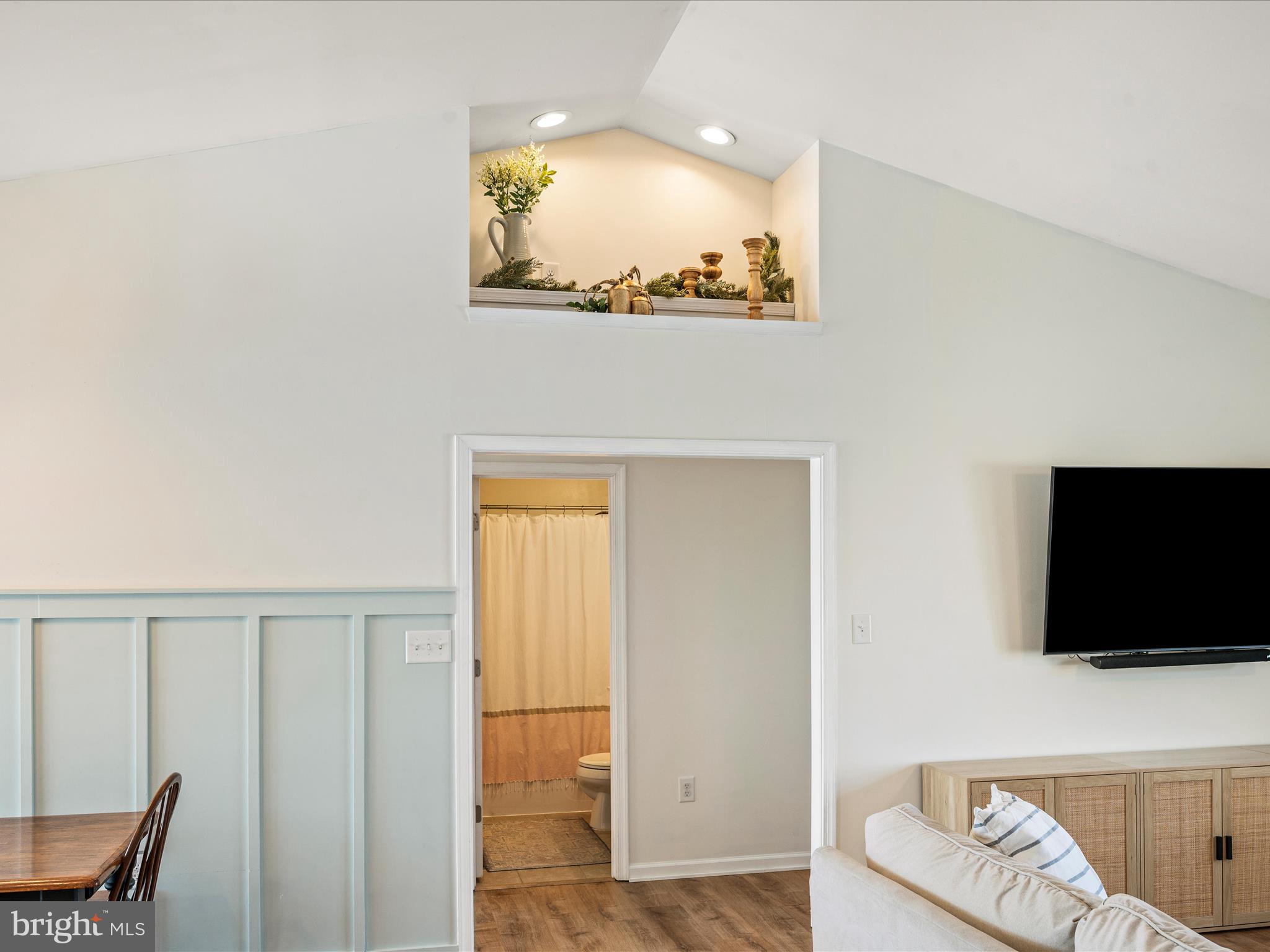 MIDDLE CREEK MANOR - Residential