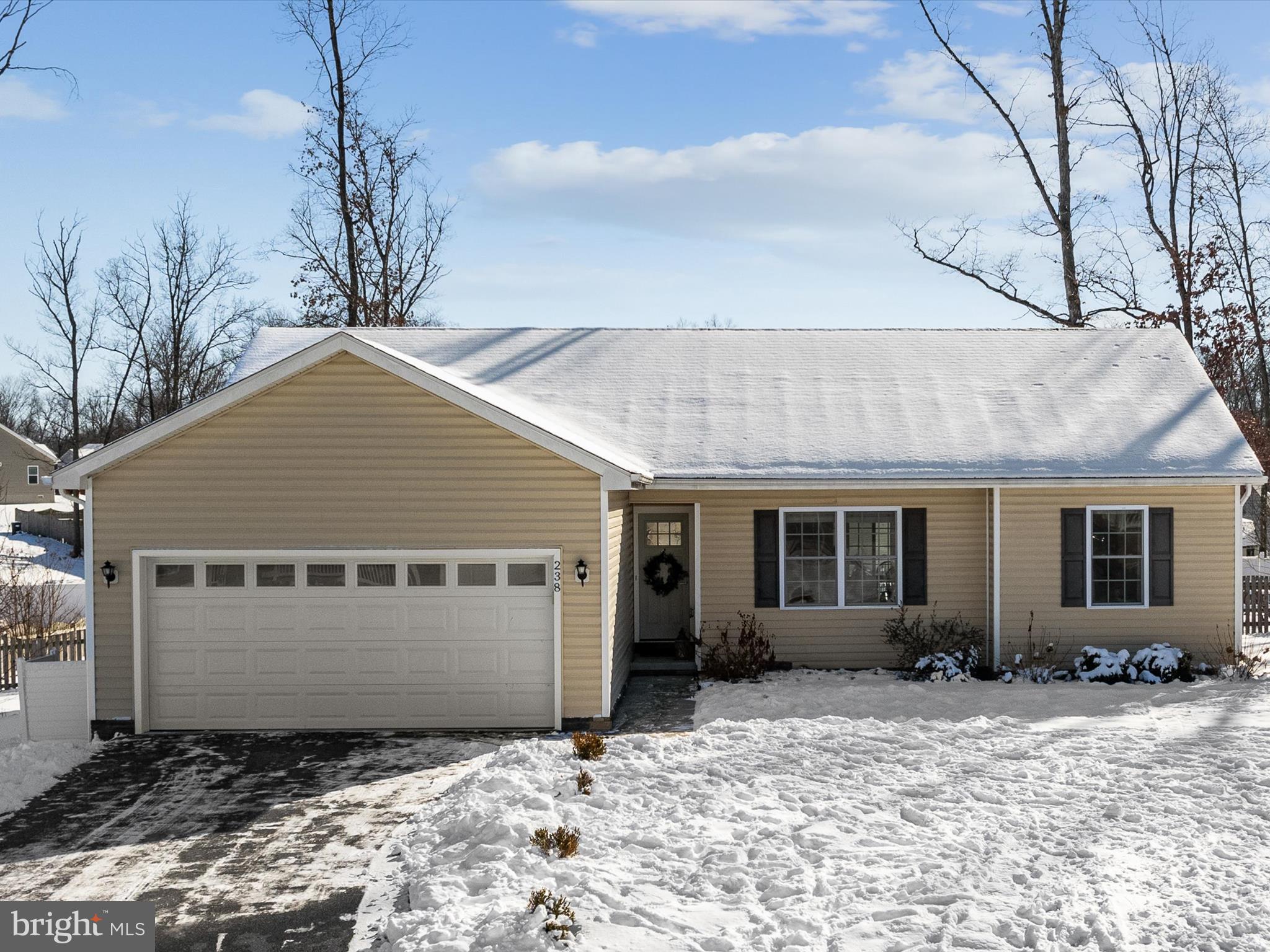 MIDDLE CREEK MANOR - Residential