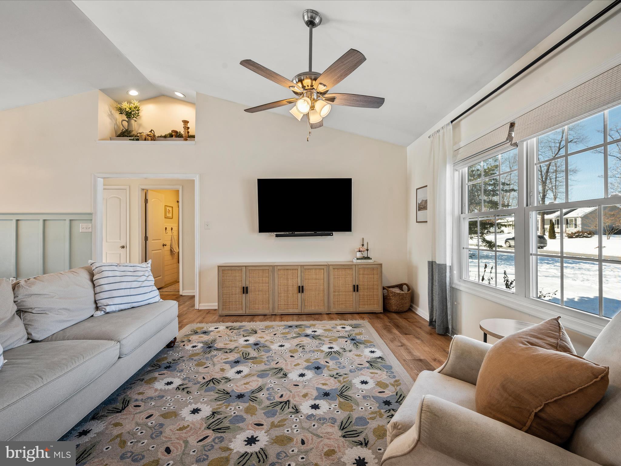 MIDDLE CREEK MANOR - Residential