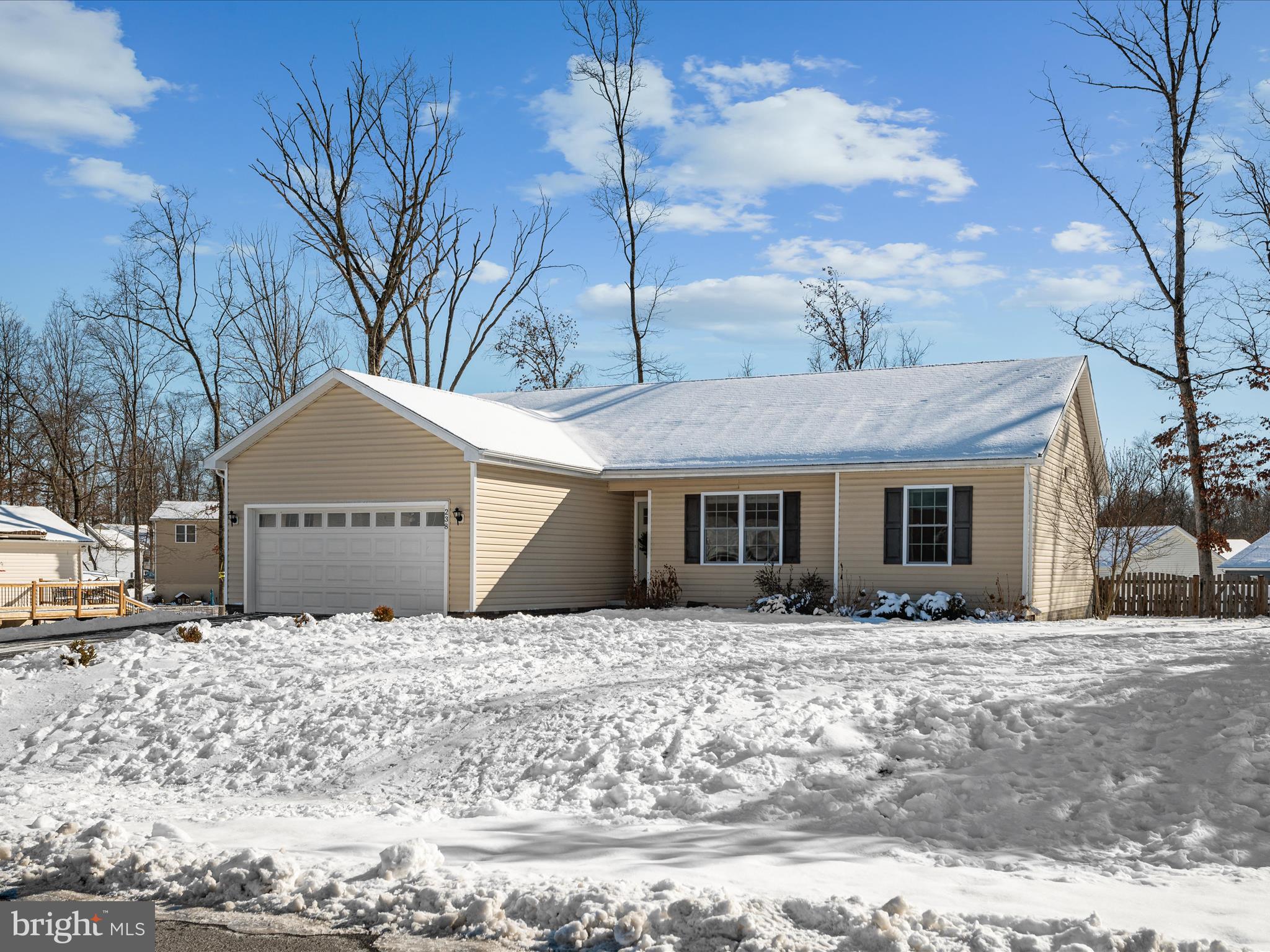 MIDDLE CREEK MANOR - Residential