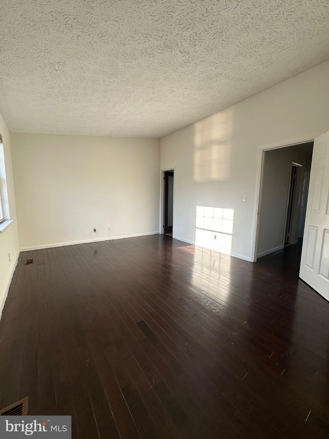 970 CENTRAL HILLS LANE